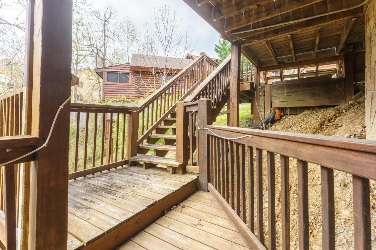 Big Bear Woods Villa Pigeon Forge Exterior photo